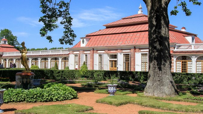 Schloss Monplaisir in Peterhof